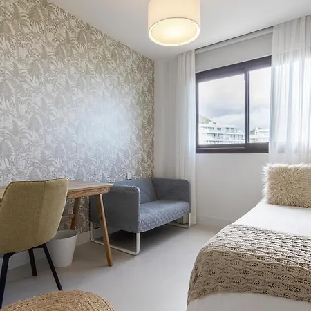 Mara's Higueron West - - Like A House With Private Graden